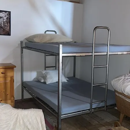 Du Hameau *